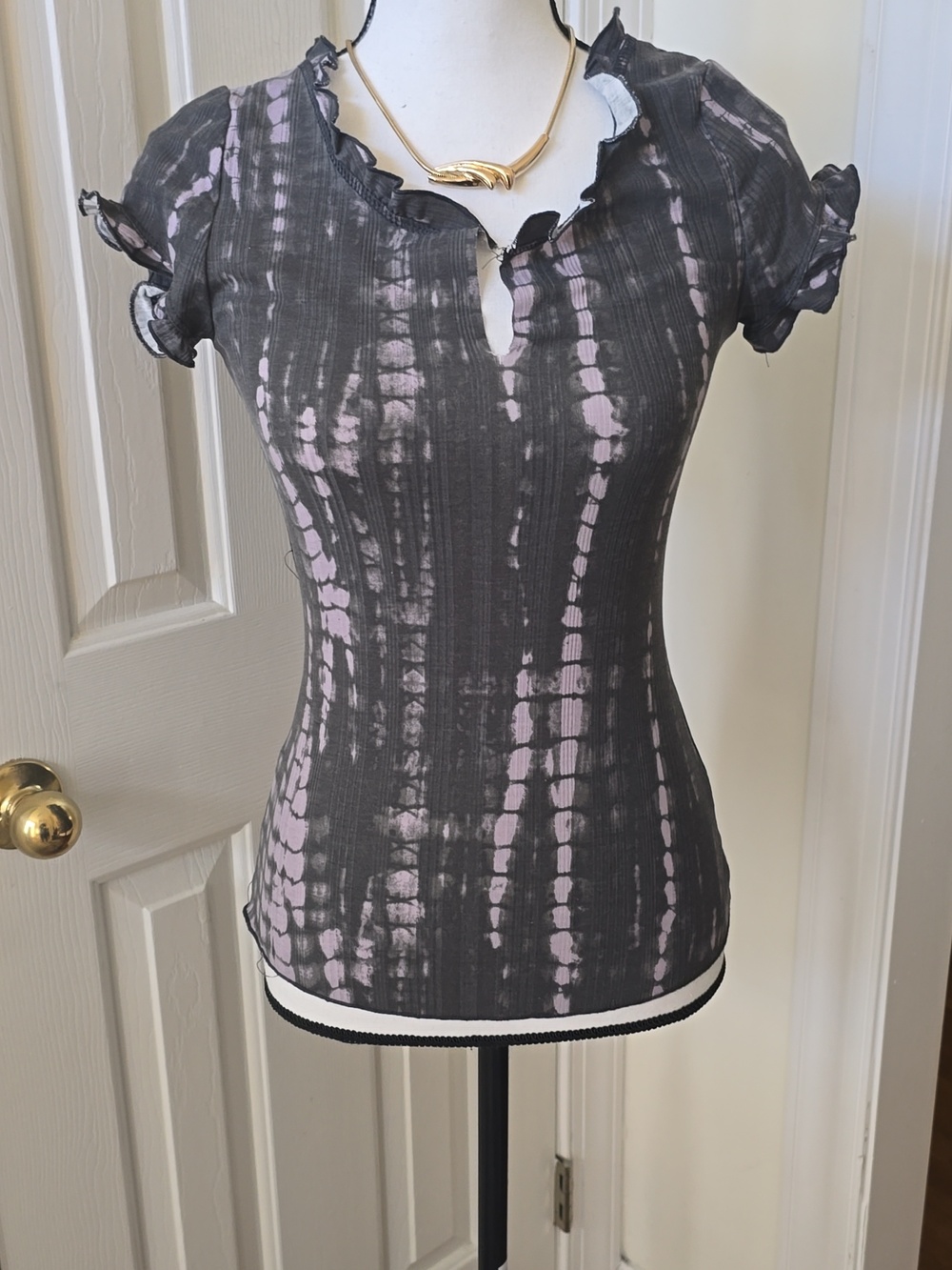 TRUE CRAFT WOMEN'S JUNIOR SHORT SLEEVE BLACK TIE DYE SUMMER TOP SIZE XS